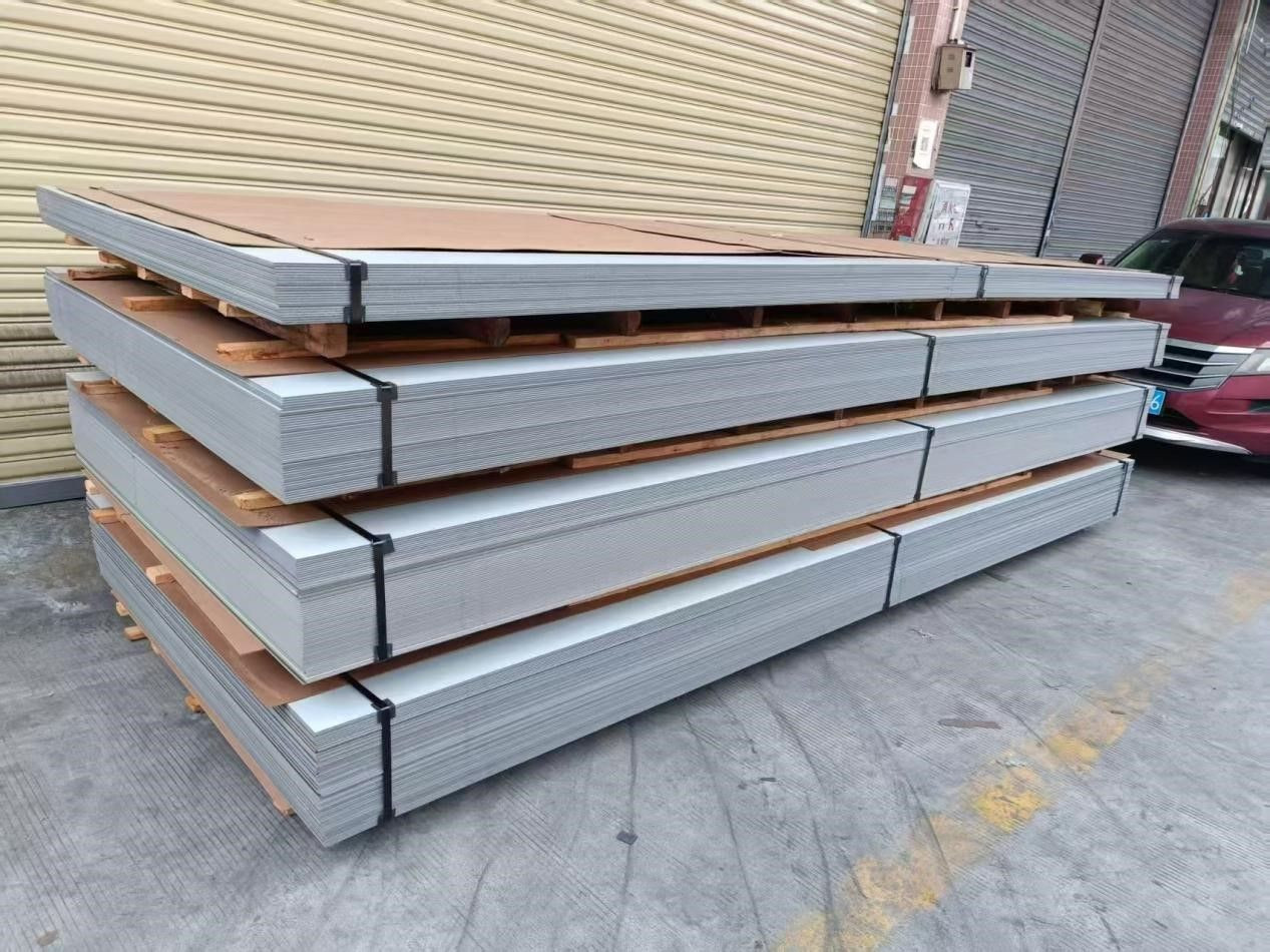 Thermal Insulation Integrated Metal Composite Panels